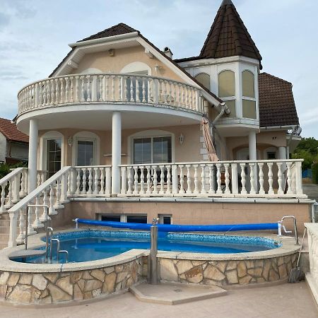 A- Villa Балатонфюред Екстер'єр фото